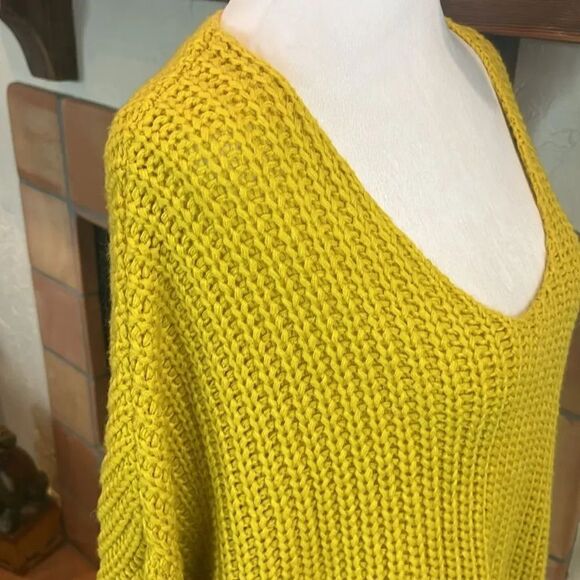 Young Fabulous & Broke Yellow Cable Knit Distressed Hem/Sleeve Sweater, size M/L - Picture 4 of 9